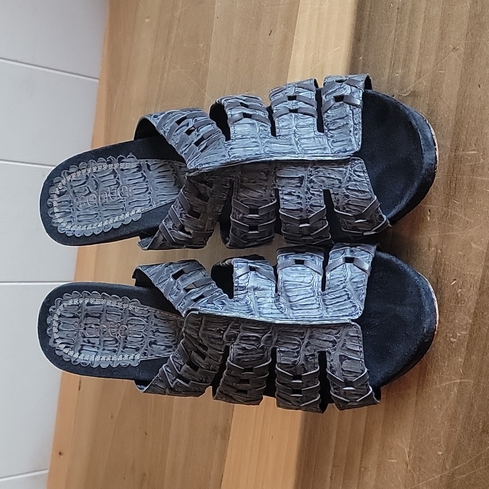 Anita Shoes Blue Leather and Suede Sandals Size 11 WW